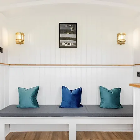 The Boatel at Mayo Glamping