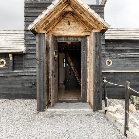 The Boatel at Mayo Glamping * Castlebar