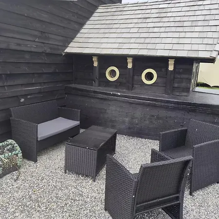The Boatel at Mayo Glamping *