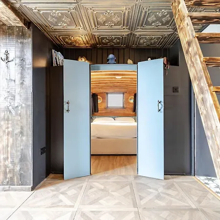The Boatel at Mayo Glamping Botel *