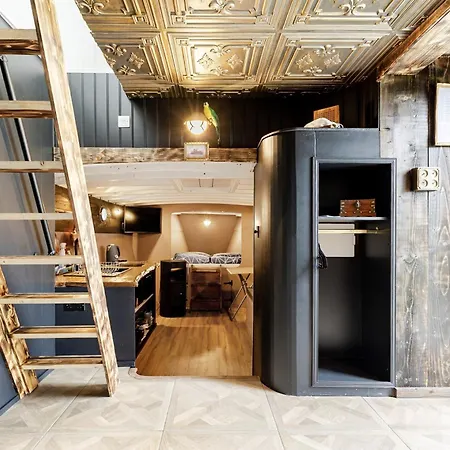 The Boatel at Mayo Glamping Botel